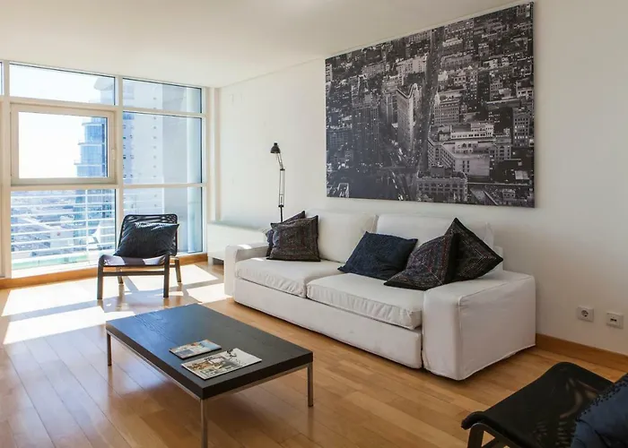 Rent4rest Parque Nacoes 17th Floor River View Apartman *